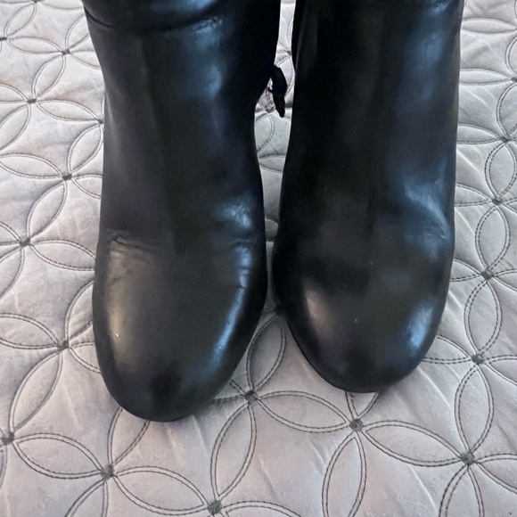 Tory Burch Bootie 6.5 - Picture 4 of 7